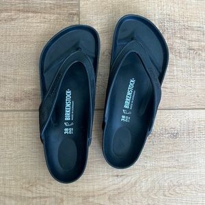 The BIRKENSTOCK Honolulu is a sporty thong sandal with embossed straps.
